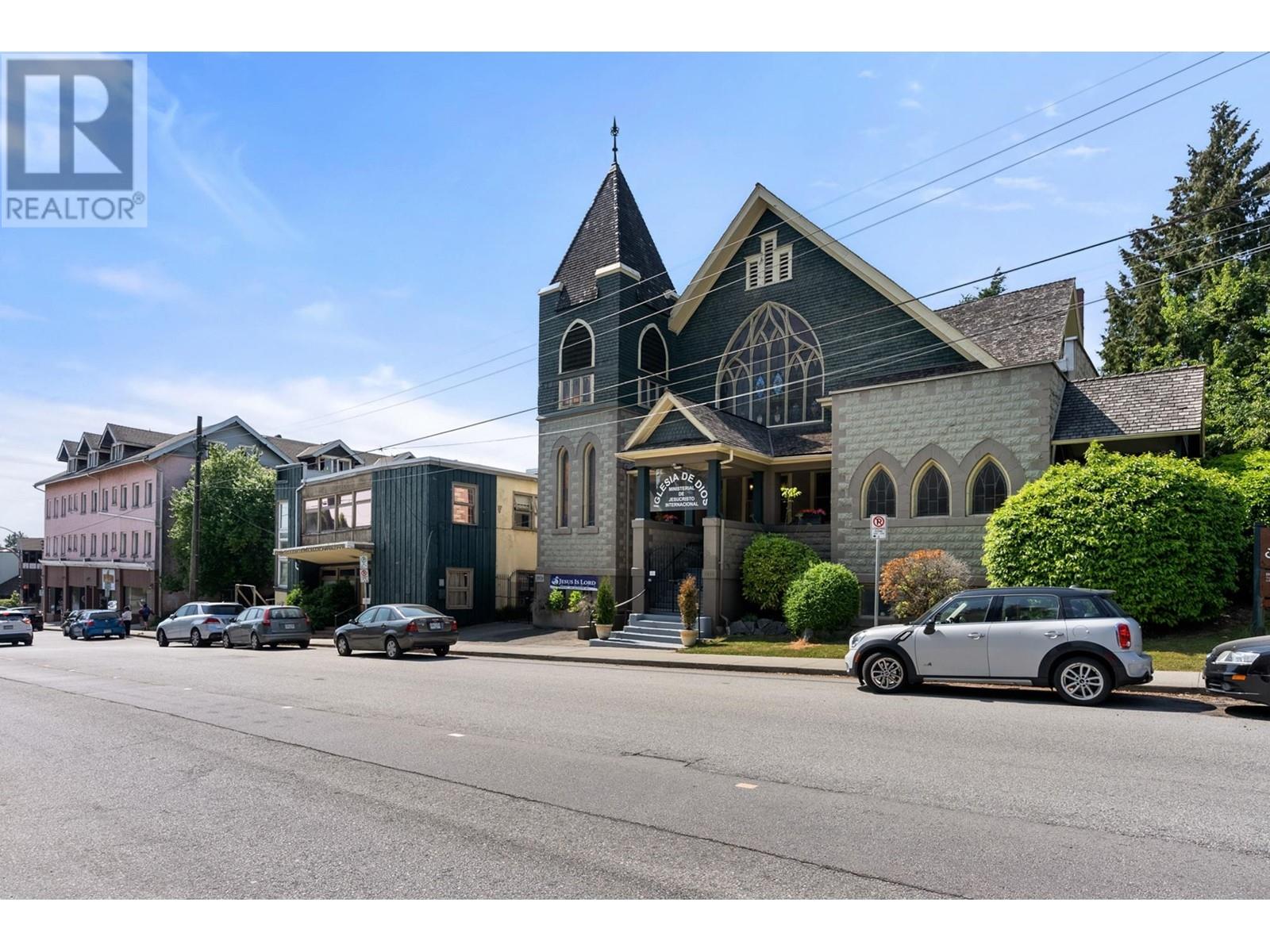 1105 Sixth Avenue, New Westminster, British Columbia  V3M 2B7 - Photo 3 - R2782618