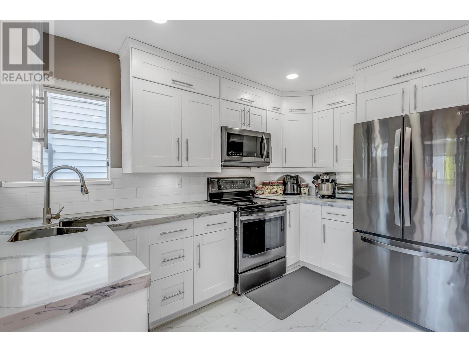 21516 Dewdney Trunk Road, Maple Ridge, British Columbia  V2X 3G4 - Photo 17 - R2785782