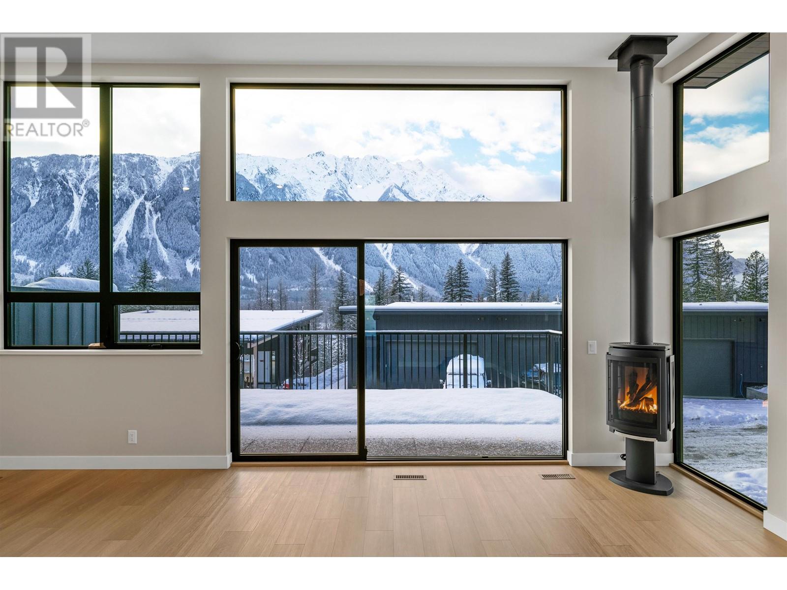 27 4000 Sunstone Way, Pemberton, British Columbia  V0N 2L3 - Photo 5 - R2787093