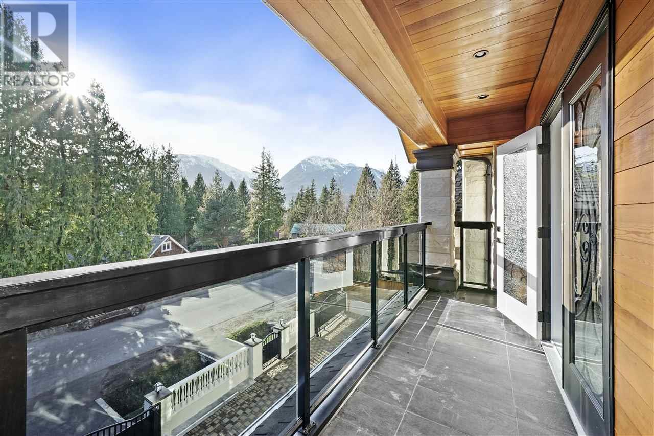 40231 Kintyre Drive, Squamish, British Columbia  V8B 0J6 - Photo 2 - R2777516