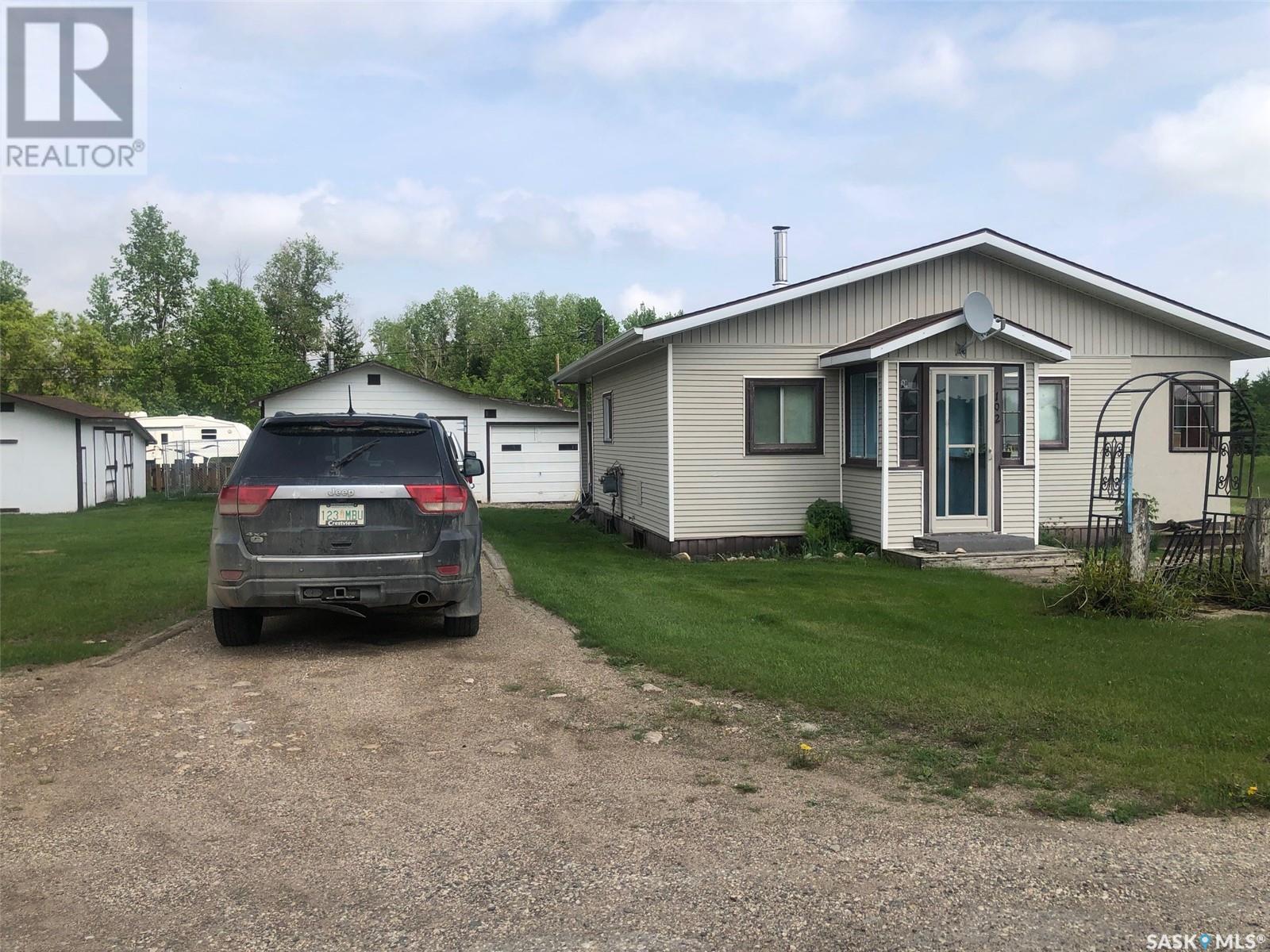 102 1st Street N, Endeavour, Saskatchewan  S0A 0W0 - Photo 2 - SK933227