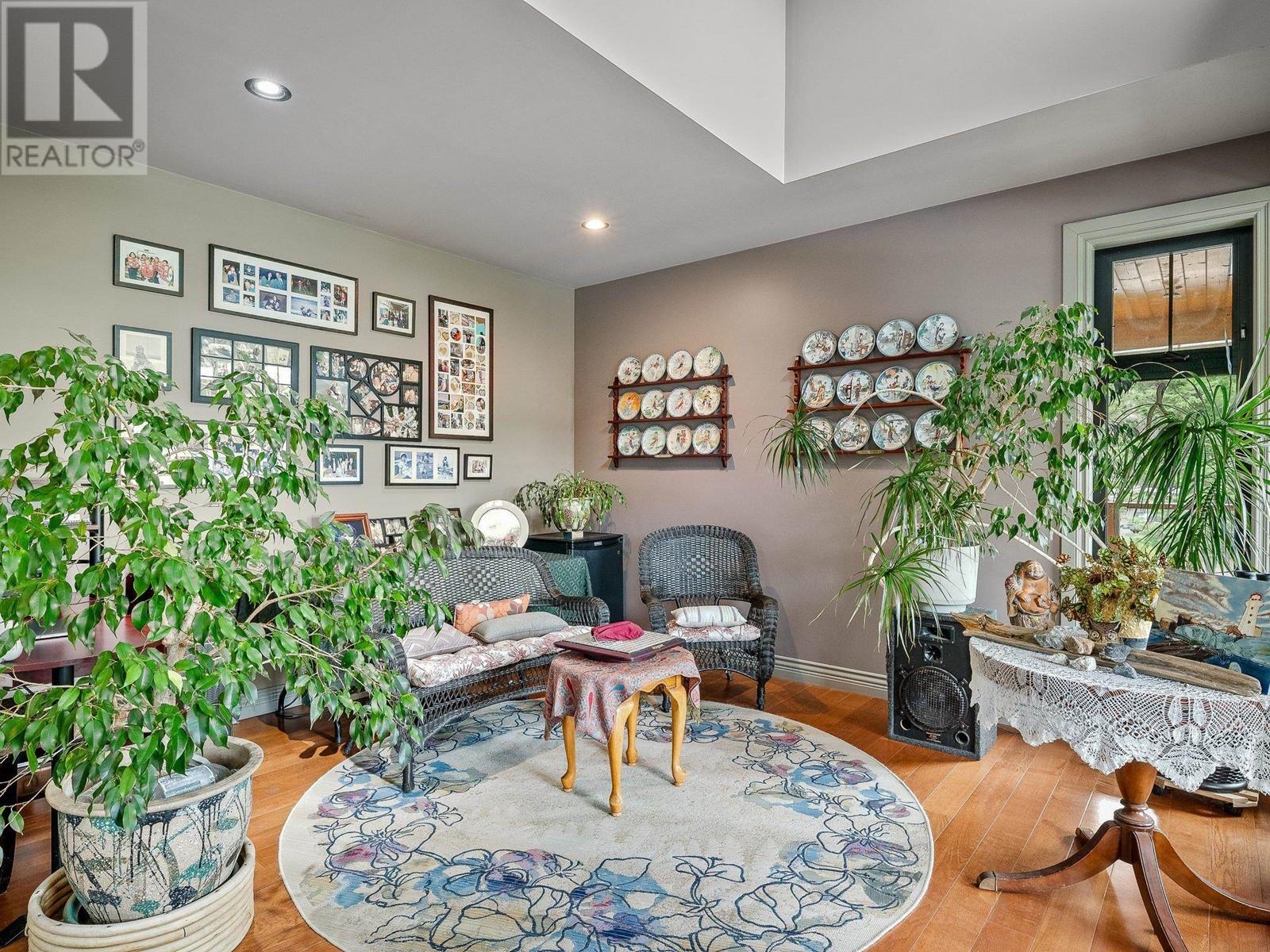 924 Thistle Place, Britannia Beach, British Columbia  V8B 1J2 - Photo 16 - R2787154