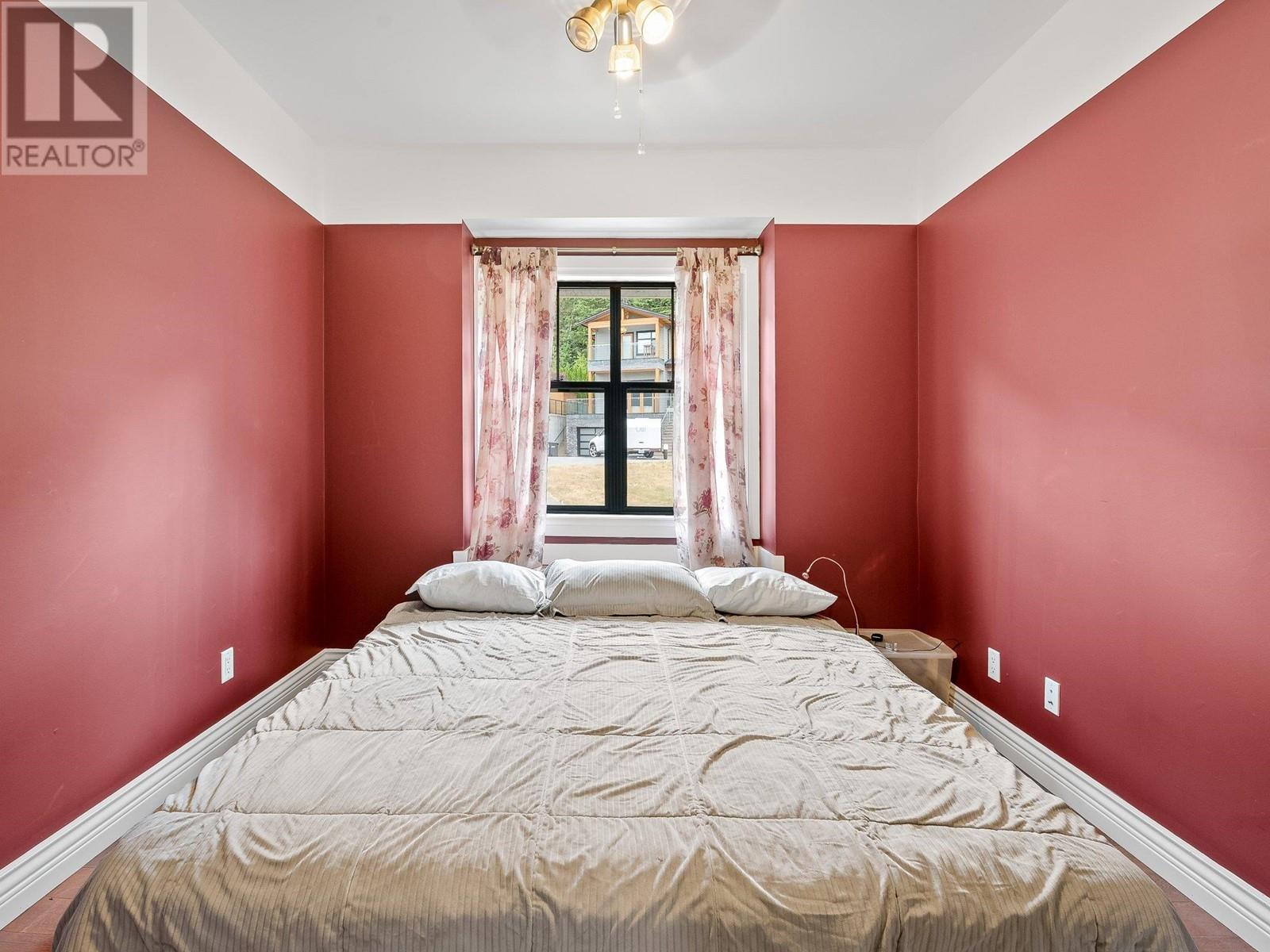 924 Thistle Place, Britannia Beach, British Columbia  V8B 1J2 - Photo 28 - R2787154