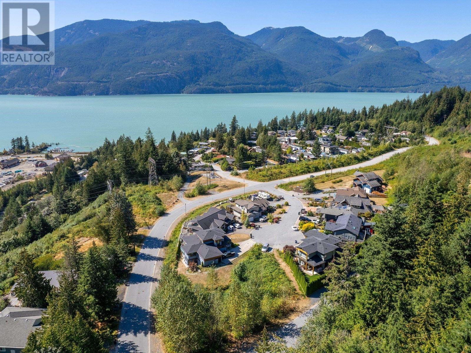 924 Thistle Place, Britannia Beach, British Columbia  V8B 1J2 - Photo 4 - R2787154