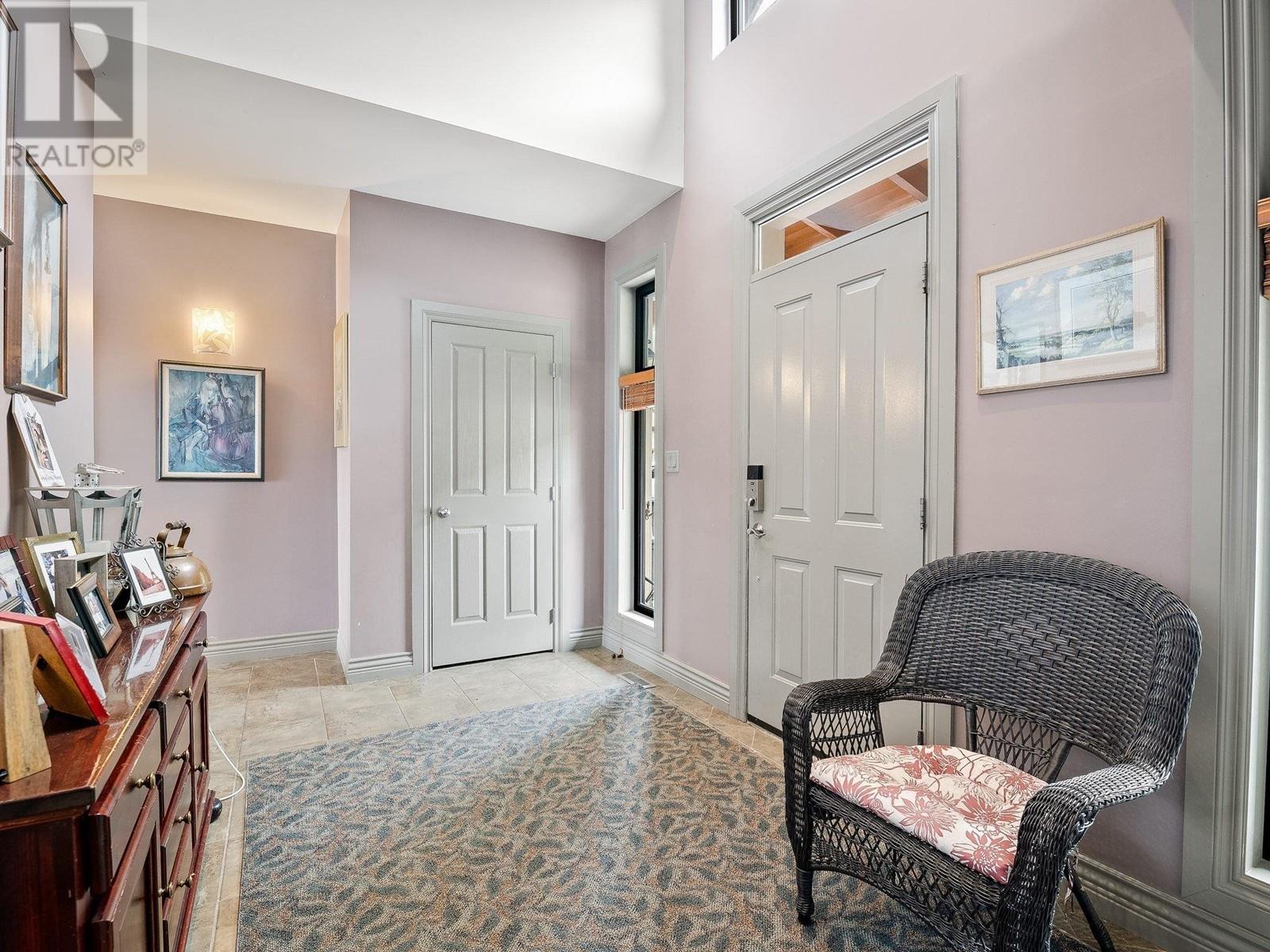 924 Thistle Place, Britannia Beach, British Columbia  V8B 1J2 - Photo 6 - R2787154