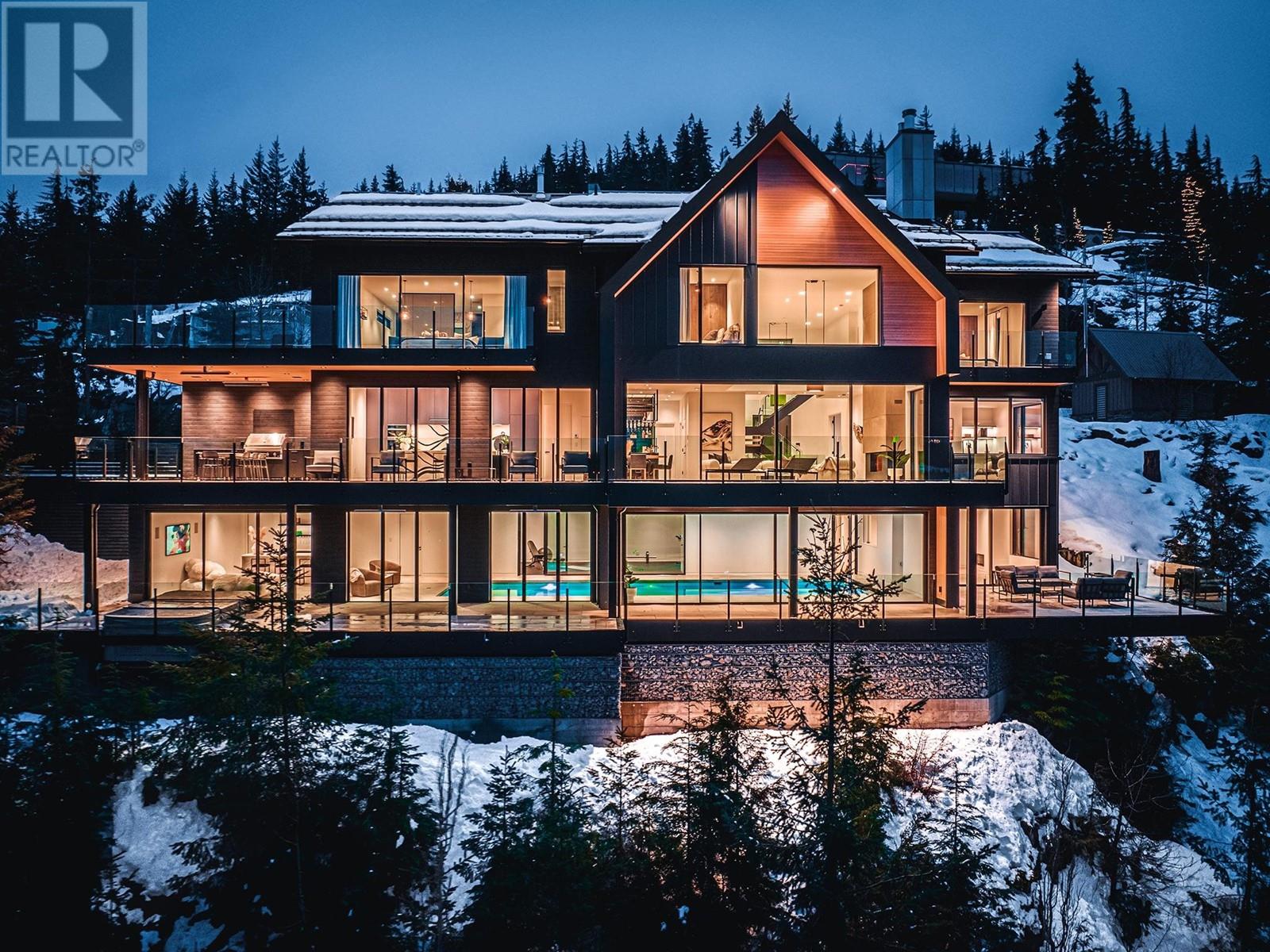 3824 Sunridge Drive, Whistler, British Columbia  V8E 0W1 - Photo 5 - R2784823