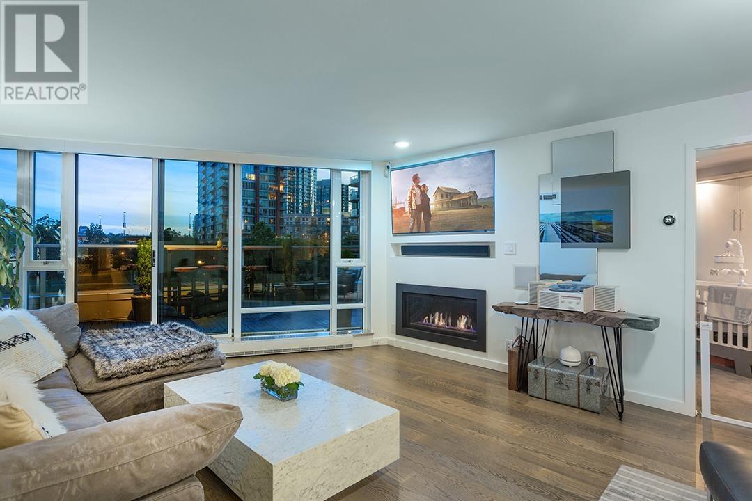 303 8 Smithe Mews, Vancouver, British Columbia  V6B 0A5 - Photo 11 - R2787600