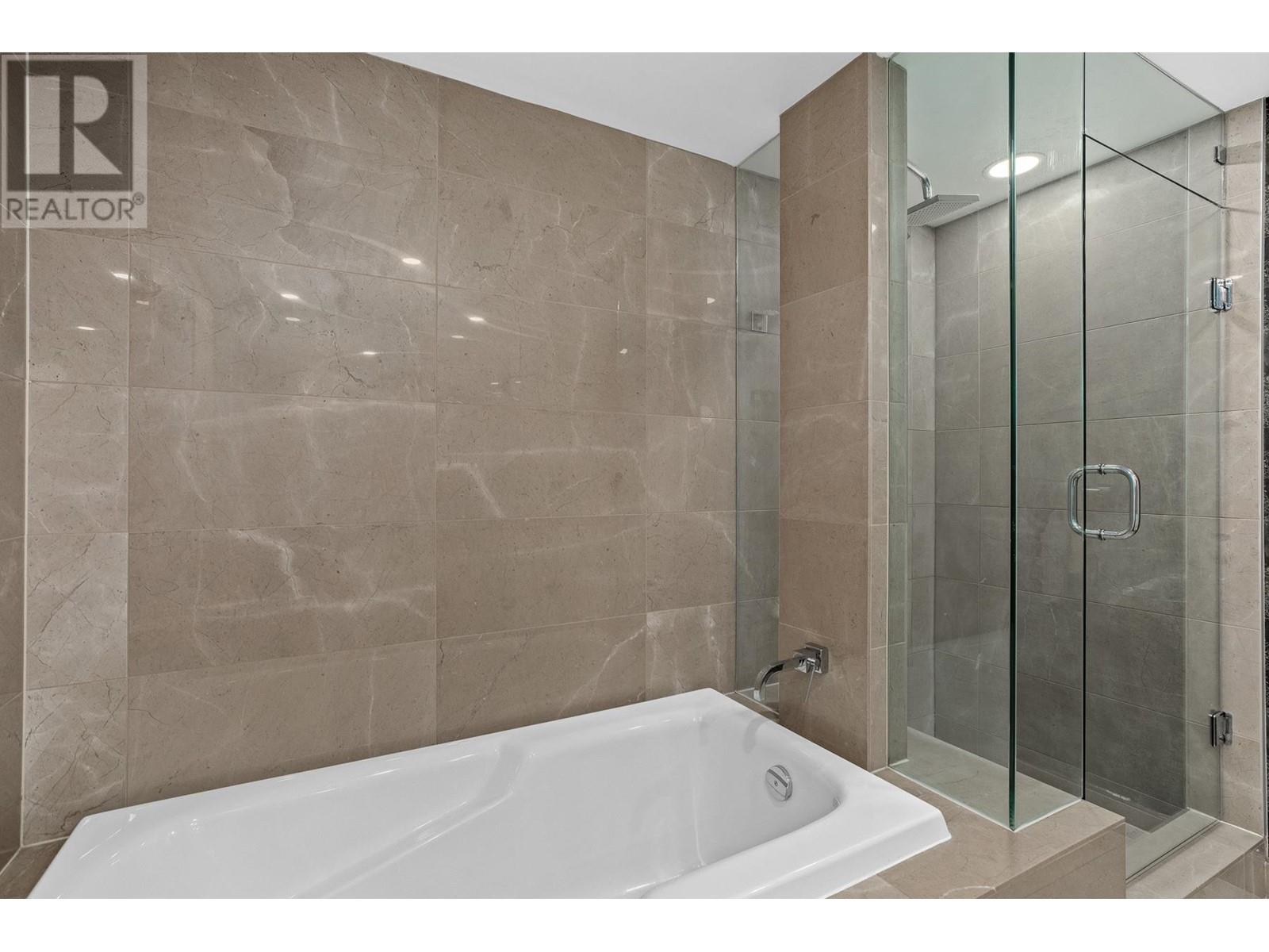 303 8 Smithe Mews, Vancouver, British Columbia  V6B 0A5 - Photo 15 - R2787600