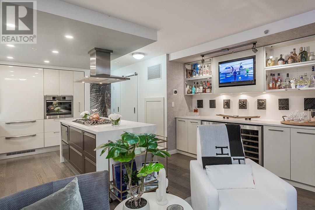 303 8 Smithe Mews, Vancouver, British Columbia  V6B 0A5 - Photo 6 - R2787600