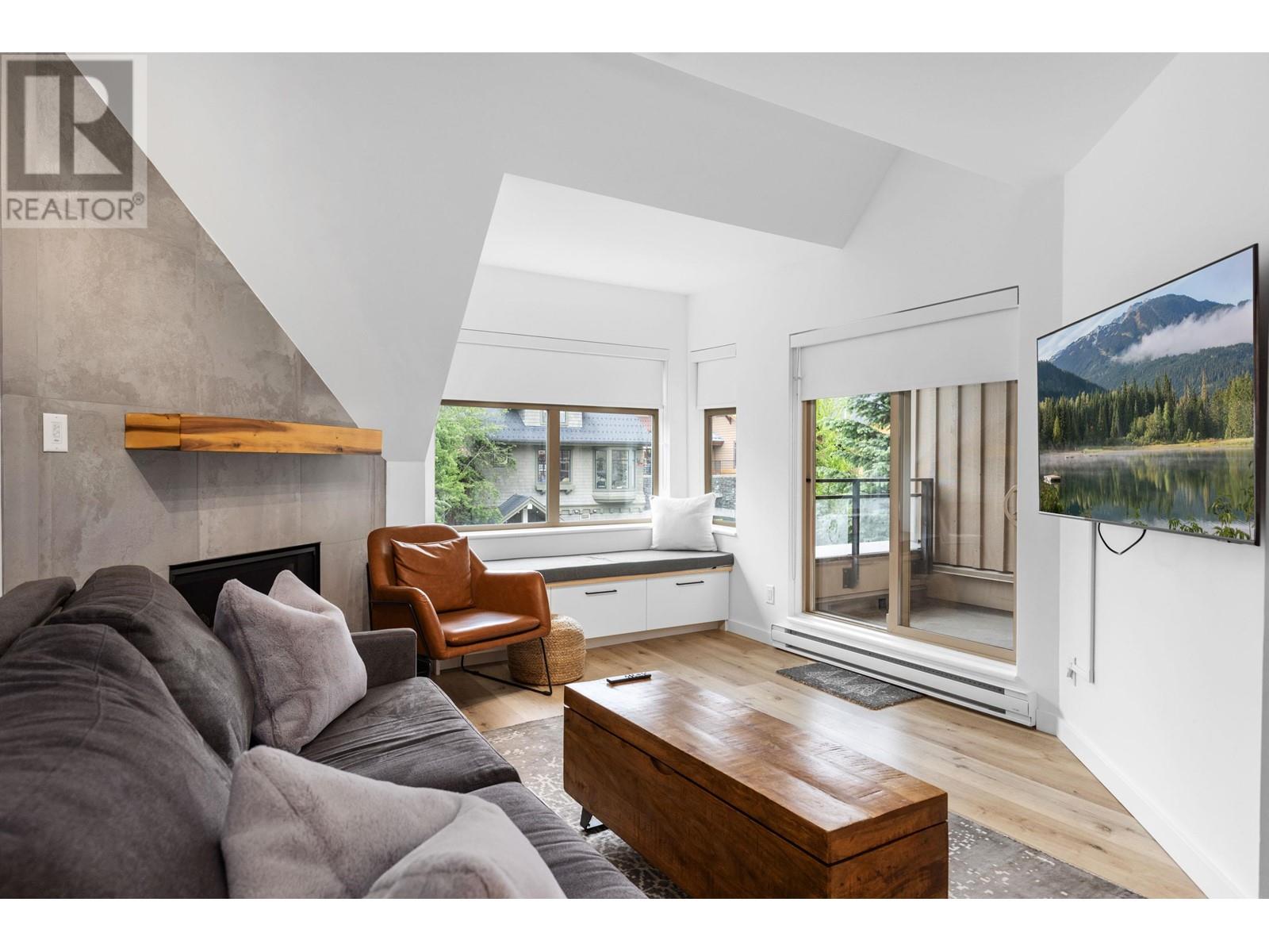 215 2050 Lake Placid Road, Whistler, British Columbia  V0N 1B2 - Photo 2 - R2787678