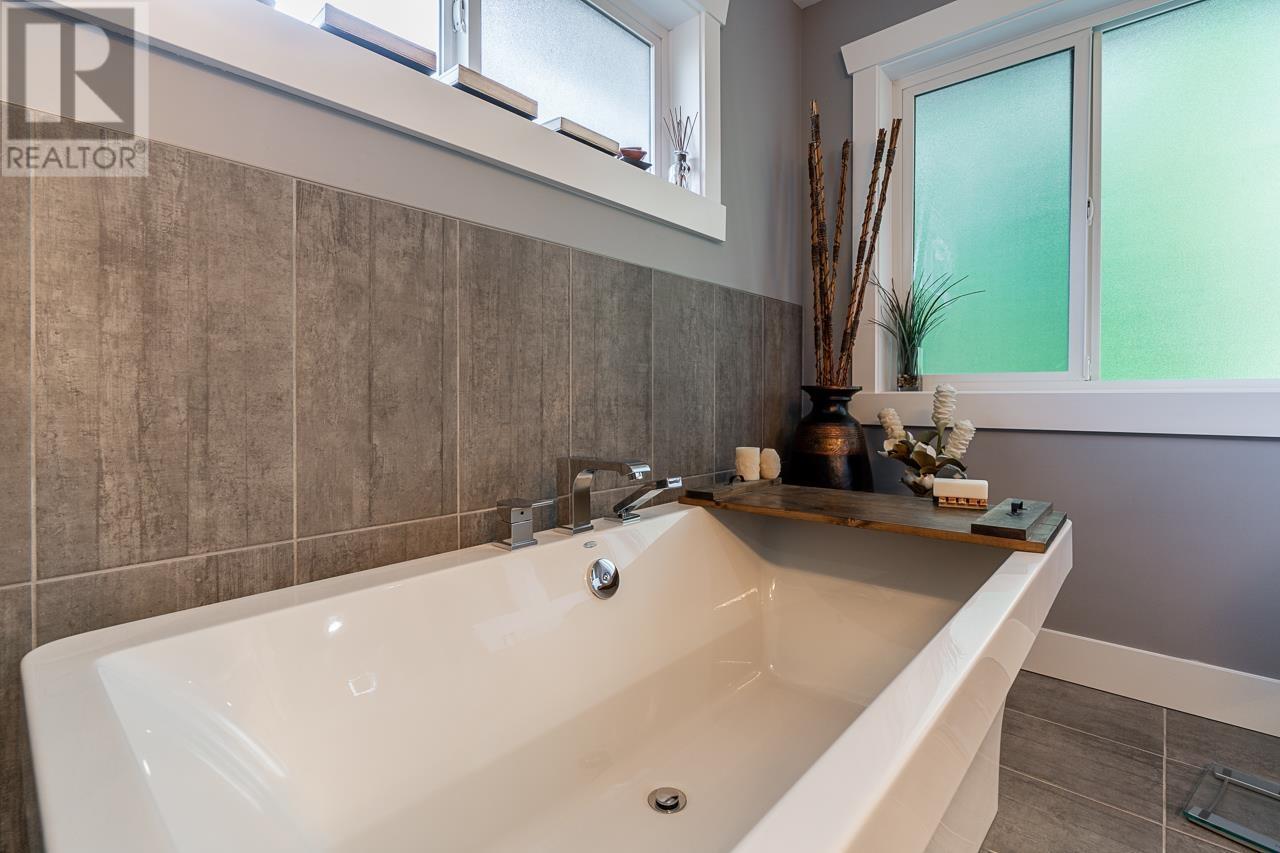 12221 207a Street, Maple Ridge, British Columbia  V2X 9T1 - Photo 14 - R2787768