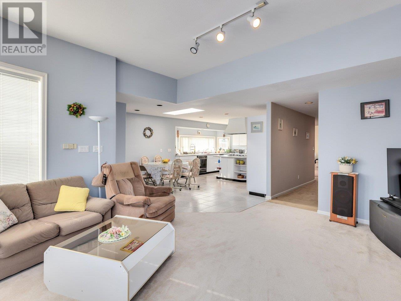 6768 Colborne Avenue, Burnaby, British Columbia  V5E 2N6 - Photo 17 - R2787973