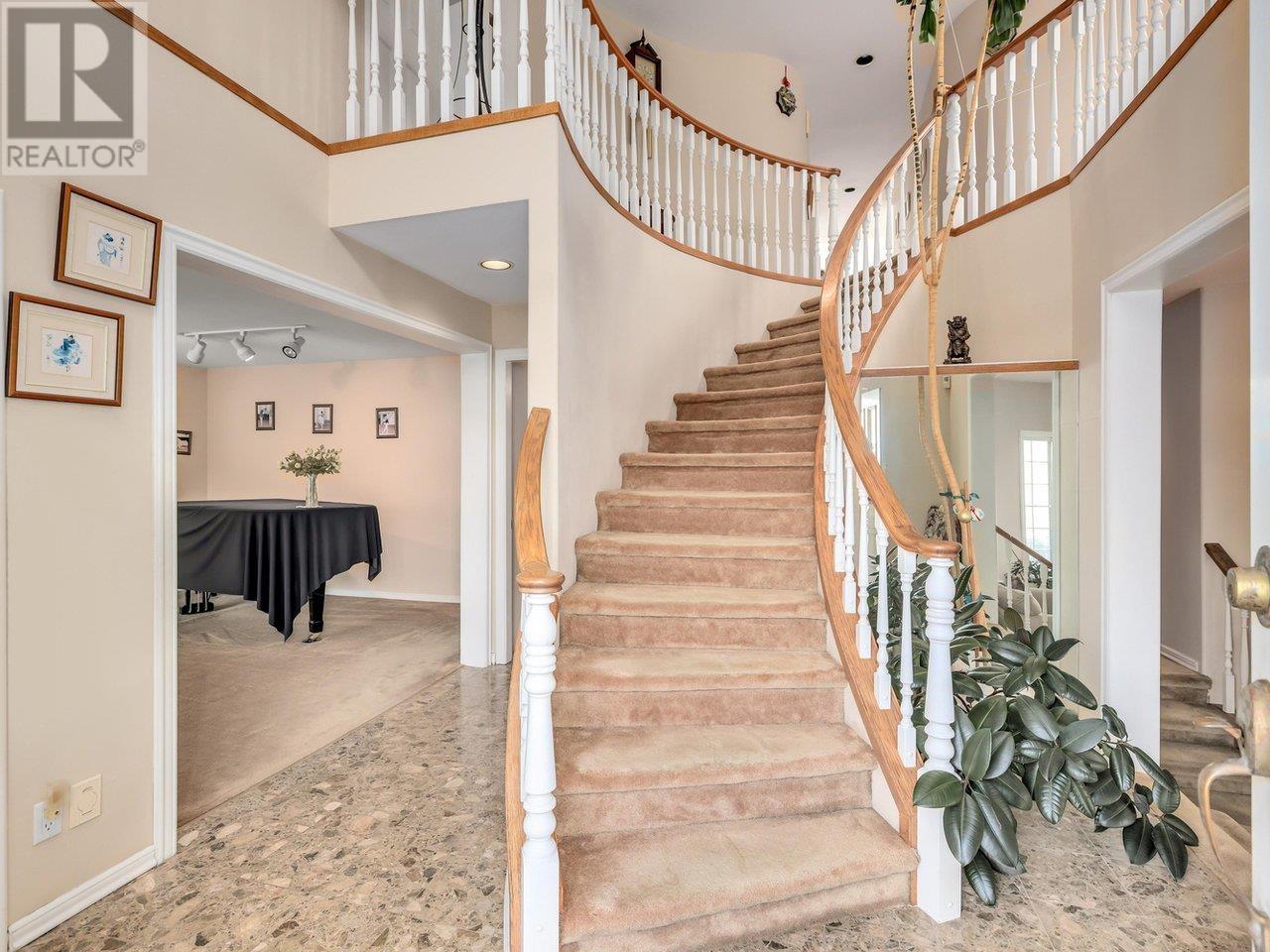 6768 Colborne Avenue, Burnaby, British Columbia  V5E 2N6 - Photo 3 - R2787973
