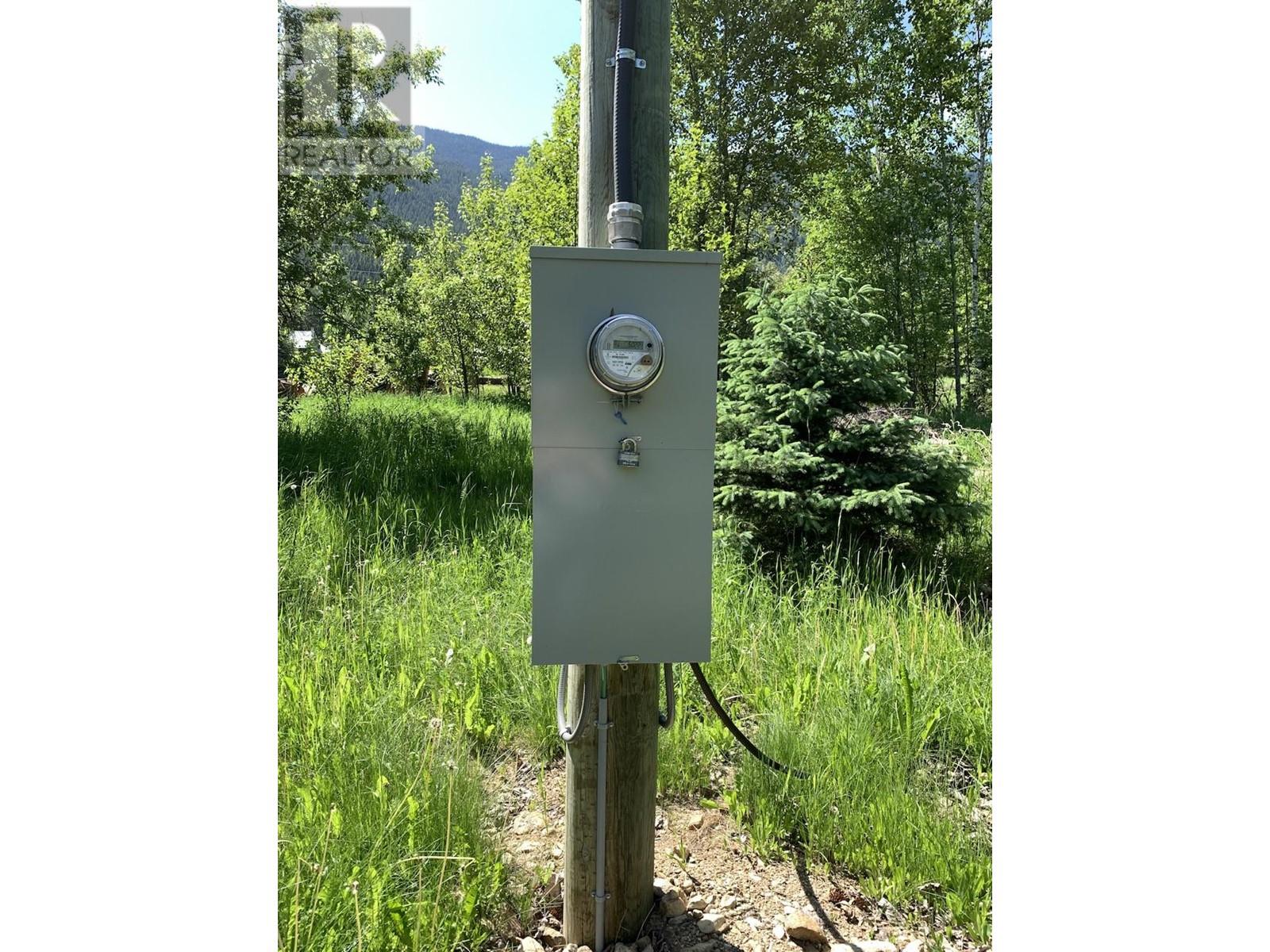 6381 Avola Village Road, Blue River, British Columbia  V0E 1C0 - Photo 8 - 173336