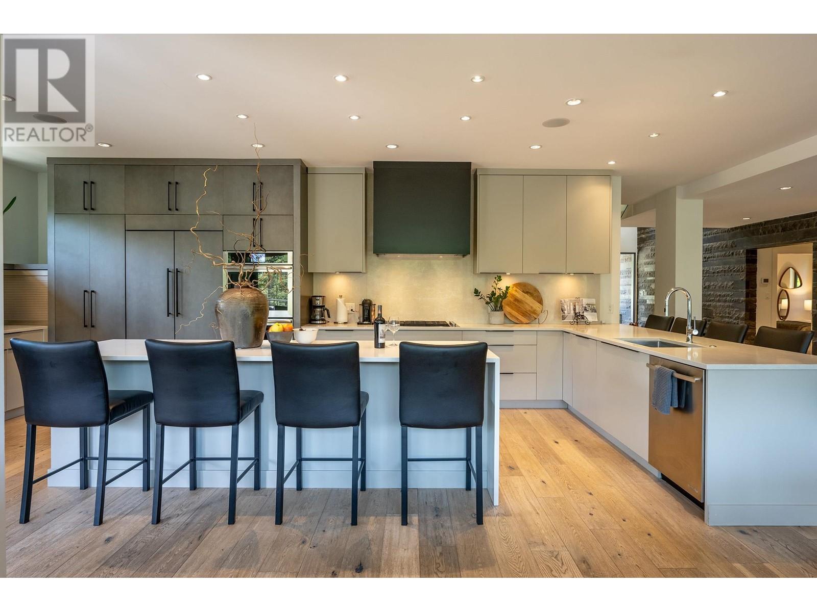 8206 Mountain View Drive, Whistler, British Columbia  V8E 0G3 - Photo 9 - R2786962