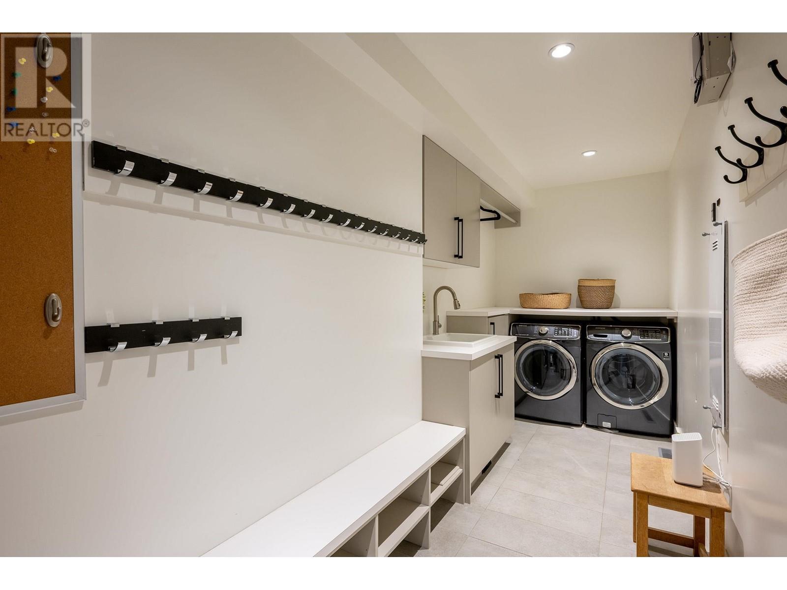 8206 Mountain View Drive, Whistler, British Columbia  V8E 0G3 - Photo 26 - R2786962