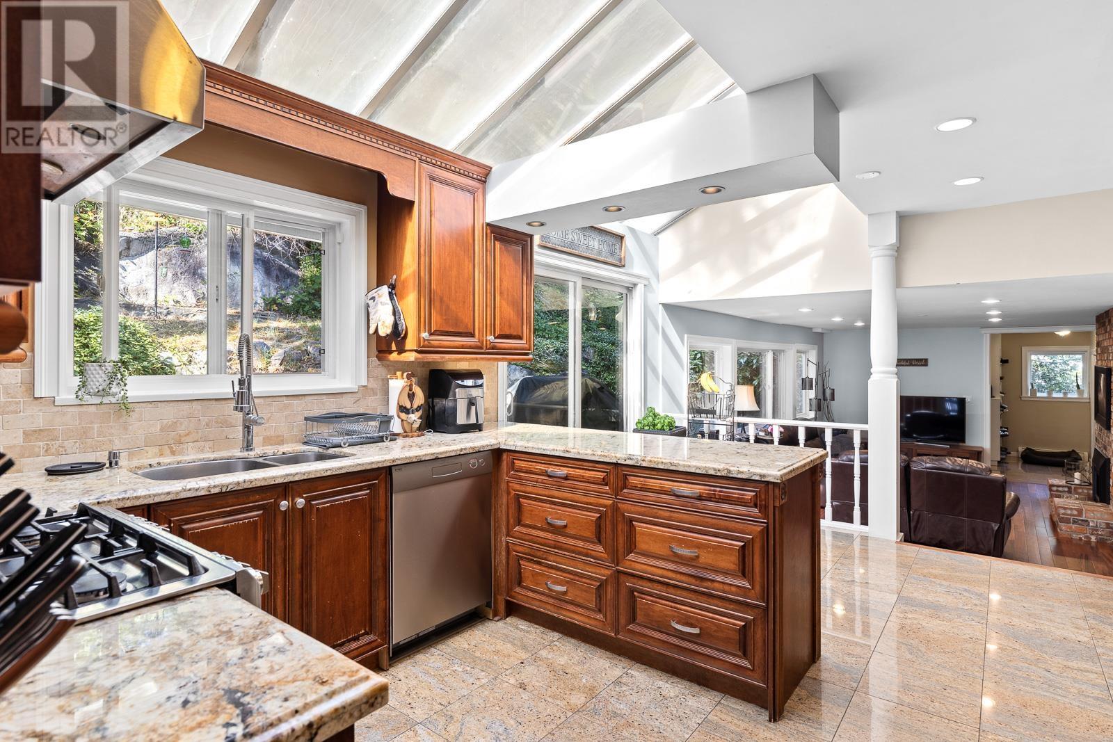 3125 Benbow Road, West Vancouver, British Columbia  V7V 3E1 - Photo 13 - R2788307