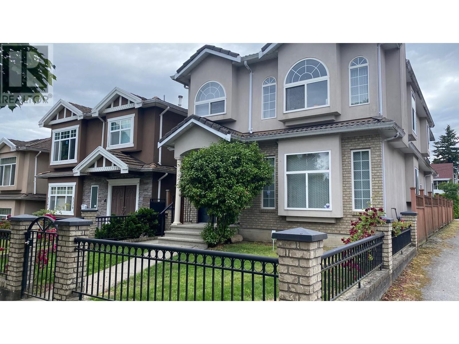 5323 Dumfries Street, Vancouver, British Columbia  V5P 3A3 - Photo 2 - R2787663