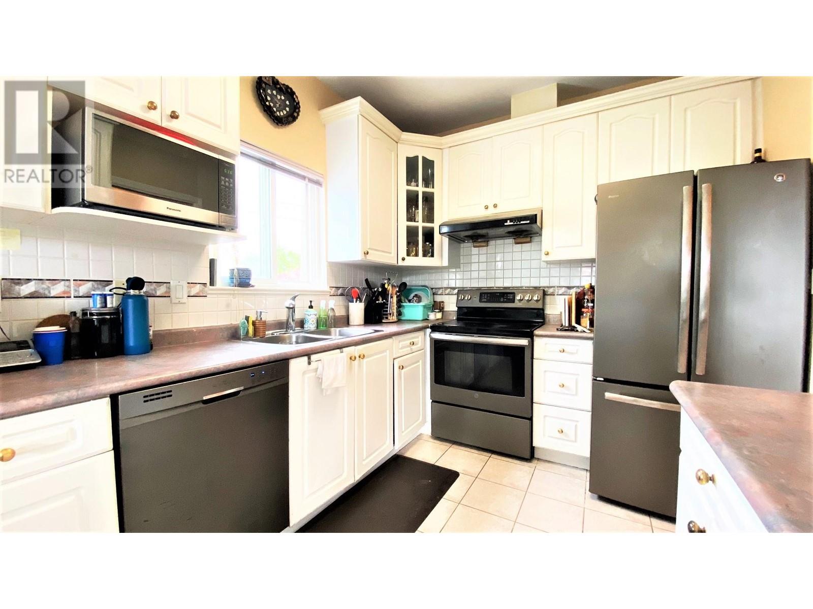 5323 Dumfries Street, Vancouver, British Columbia  V5P 3A3 - Photo 10 - R2787663