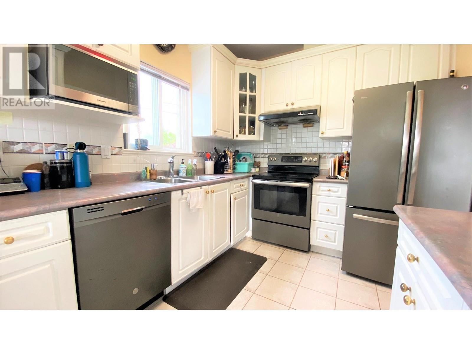 5323 Dumfries Street, Vancouver, British Columbia  V5P 3A3 - Photo 9 - R2787663