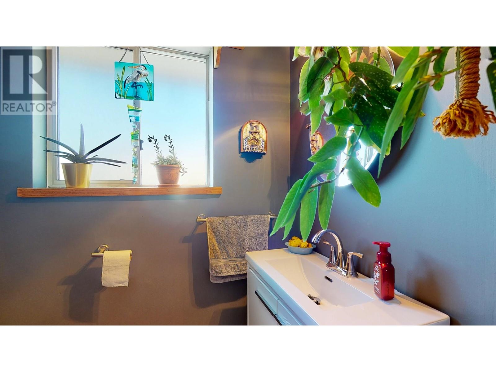 4708 Hotel Lake Crescent, Garden Bay, British Columbia  V0N 1S1 - Photo 30 - R2770850