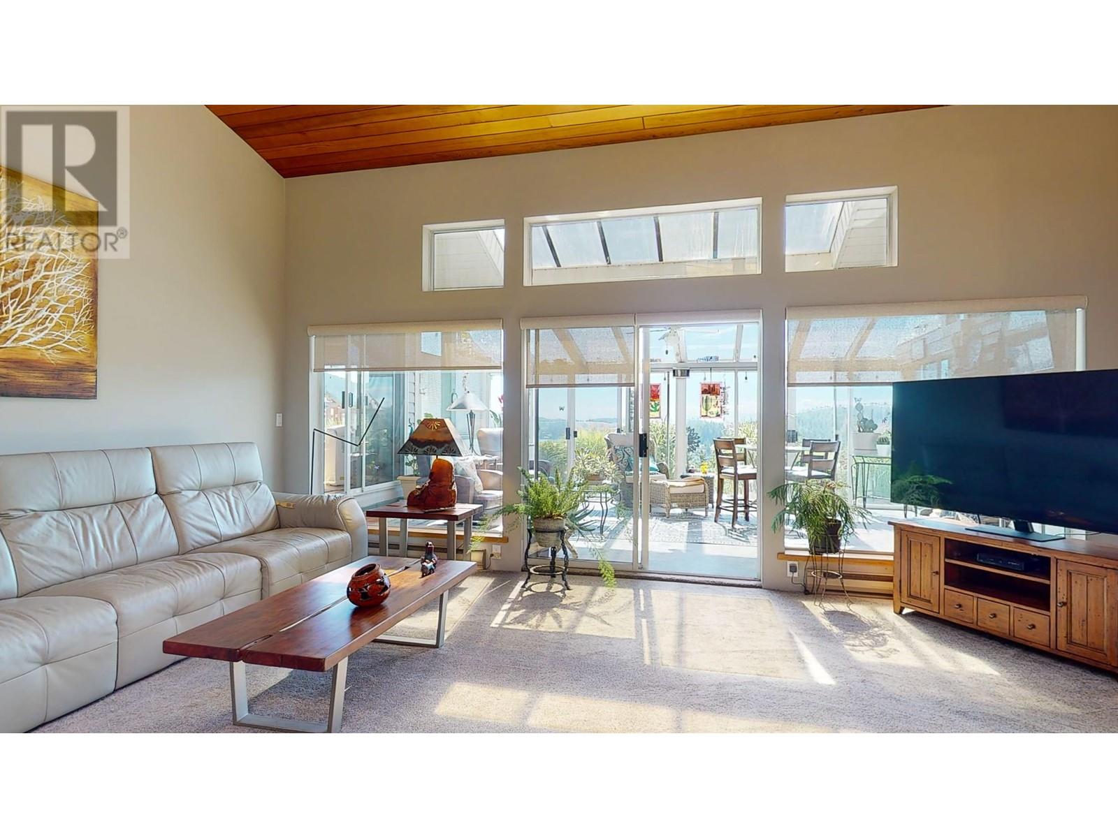 4708 Hotel Lake Crescent, Garden Bay, British Columbia  V0N 1S1 - Photo 6 - R2770850