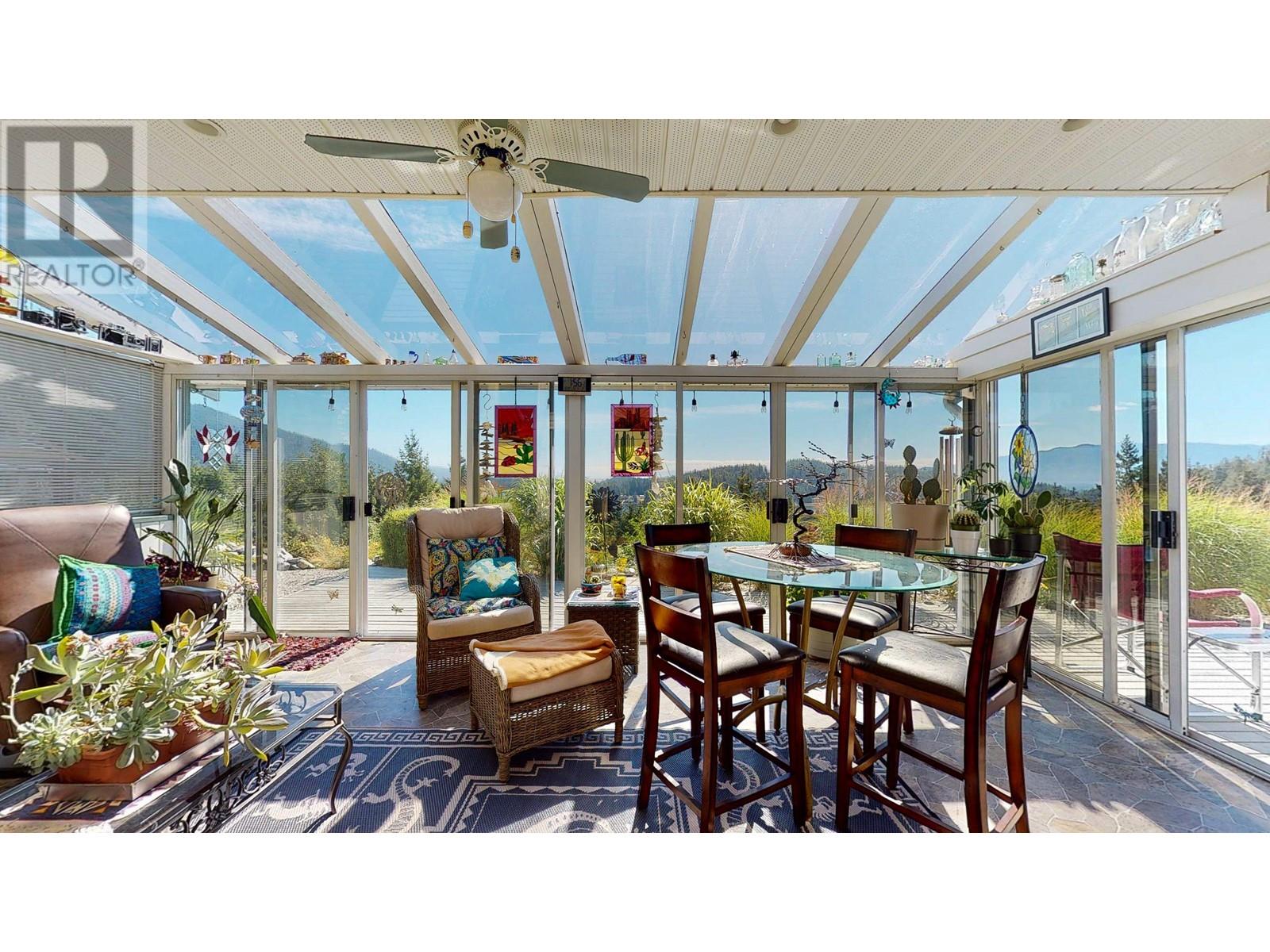 4708 Hotel Lake Crescent, Garden Bay, British Columbia  V0N 1S1 - Photo 1 - R2770850