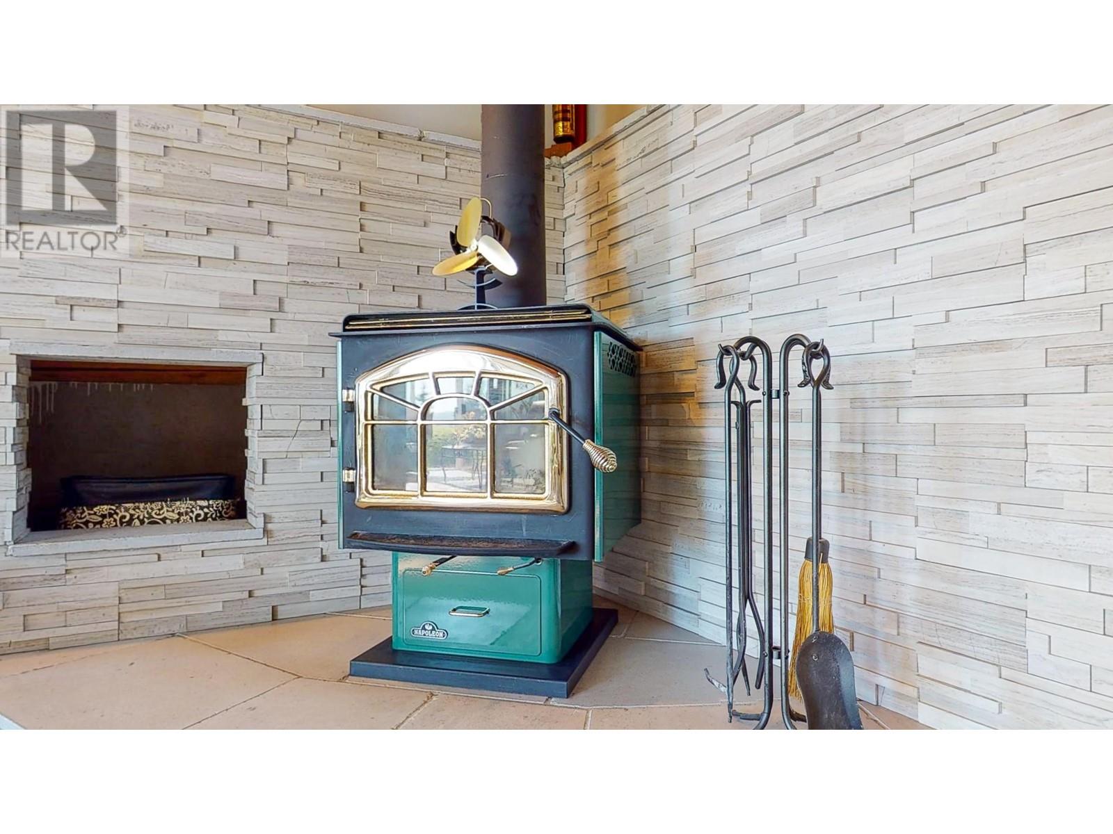 4708 Hotel Lake Crescent, Garden Bay, British Columbia  V0N 1S1 - Photo 38 - R2770850