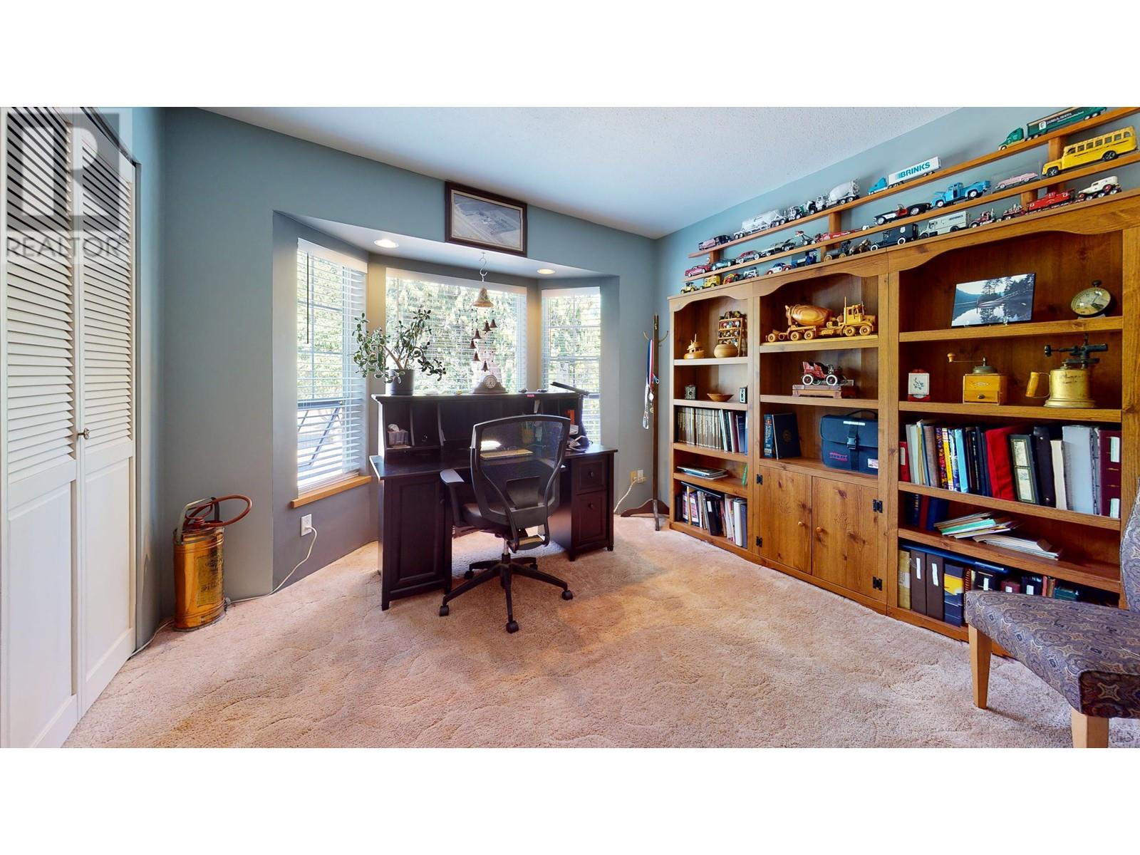 4708 Hotel Lake Crescent, Garden Bay, British Columbia  V0N 1S1 - Photo 13 - R2770850