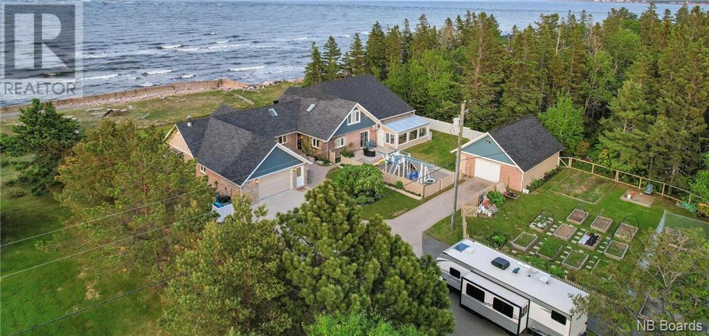 1670 Queen Elizabeth Drive, Bathurst, New Brunswick  E2A 4Y4 - Photo 1 - NB084584