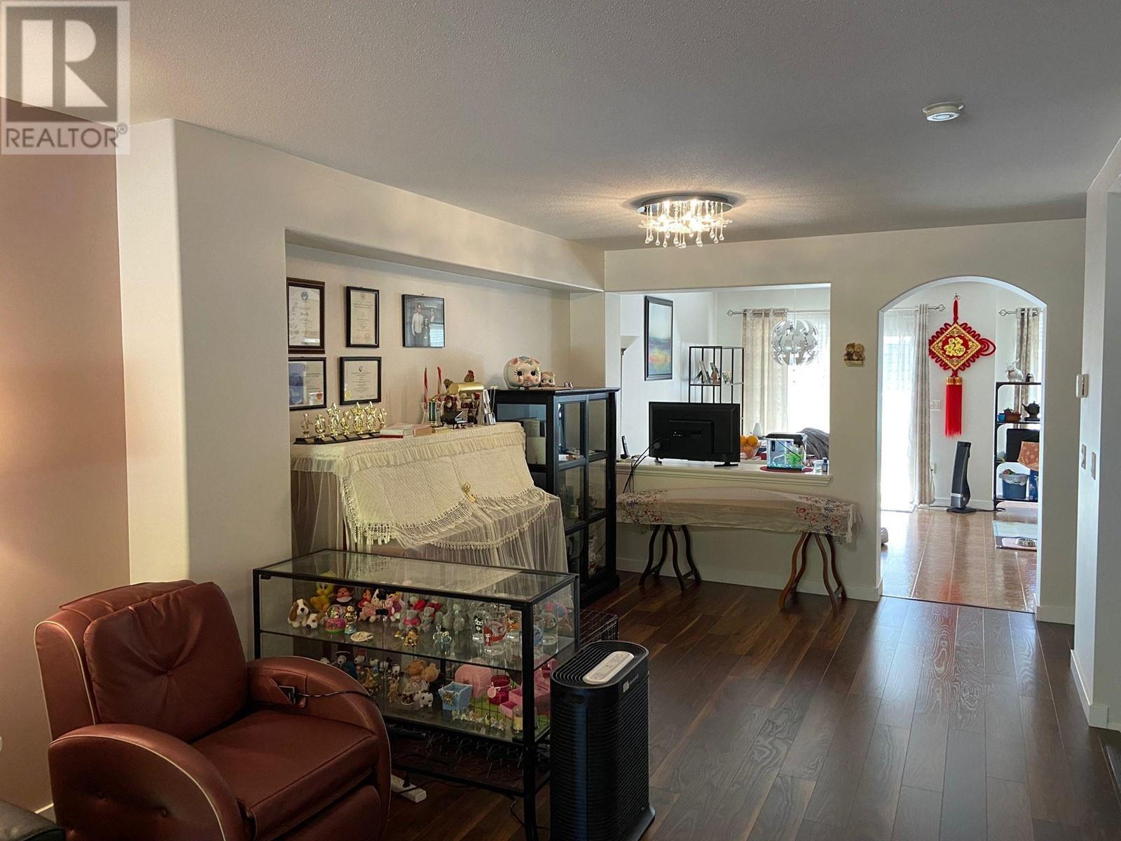 18 2351 Parkway Boulevard, Coquitlam, British Columbia  V3E 3P2 - Photo 7 - R2774169