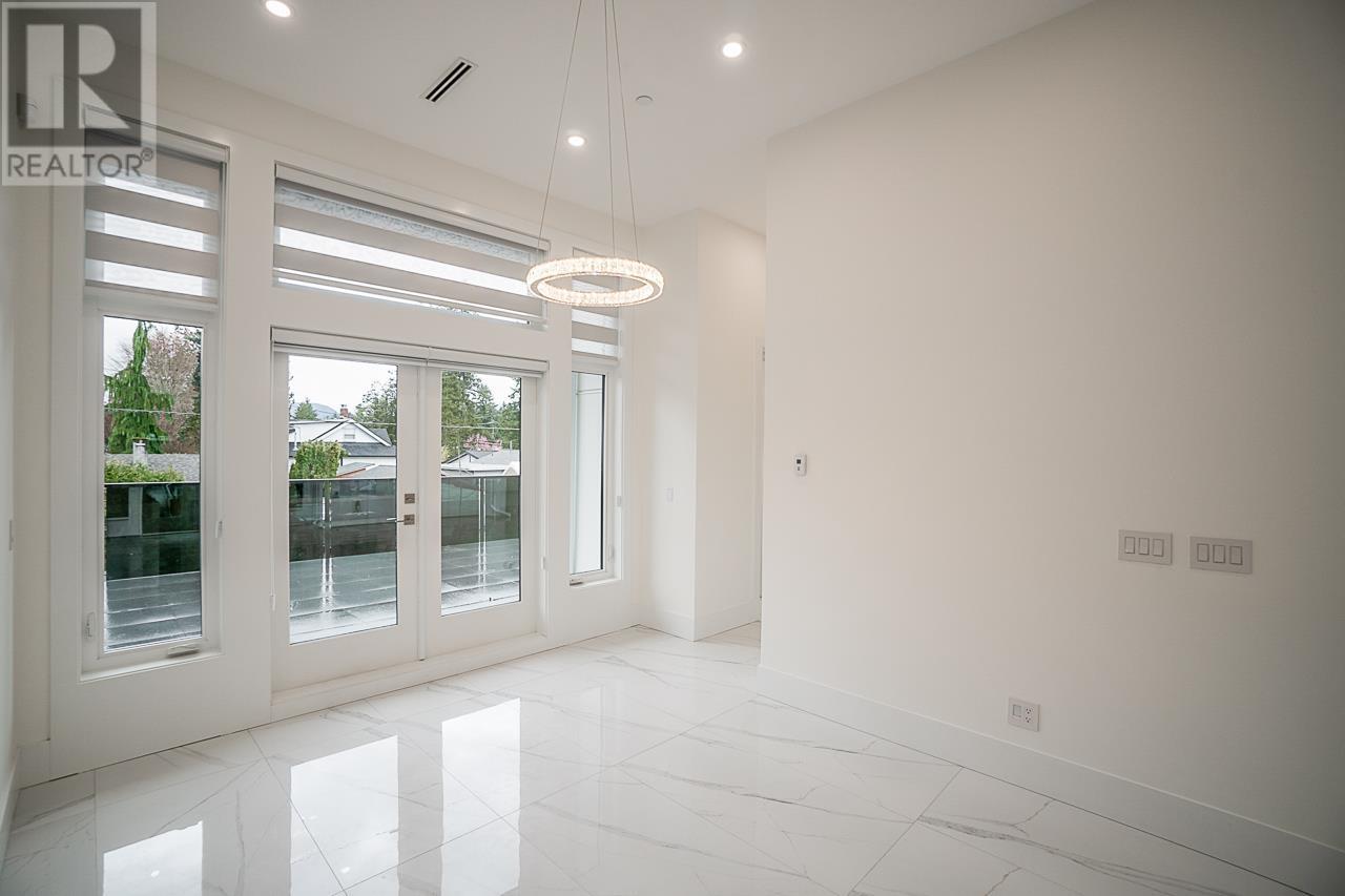 21558 Glenwood Avenue, Maple Ridge, British Columbia  V2X 3P8 - Photo 8 - R2788797