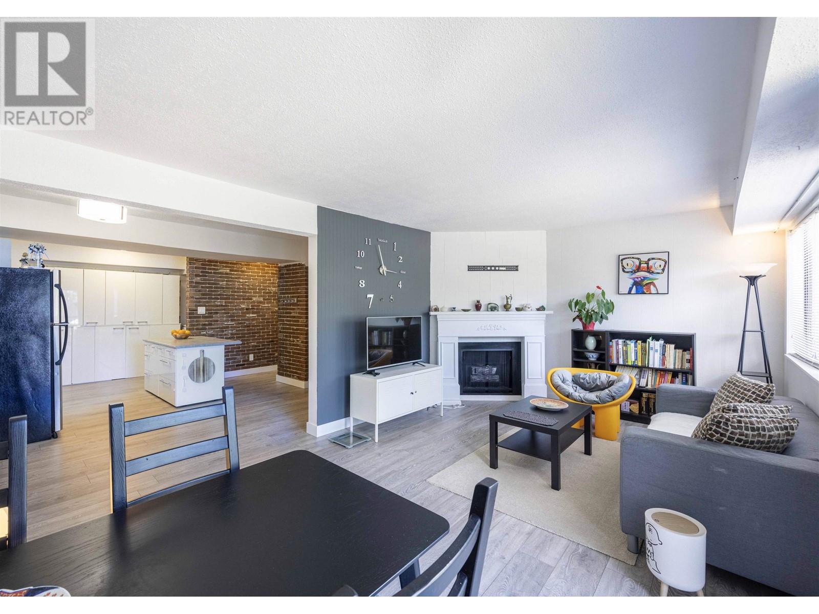 7324 Coronado Drive, Burnaby, British Columbia  V5A 1R1 - Photo 4 - R2788759