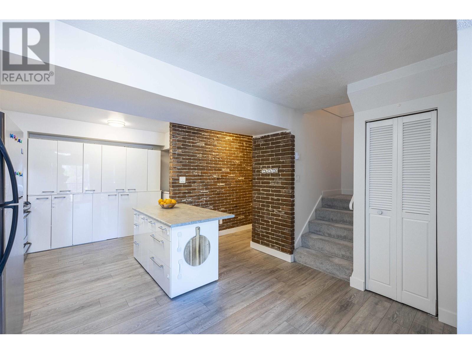 7324 Coronado Drive, Burnaby, British Columbia  V5A 1R1 - Photo 11 - R2788759