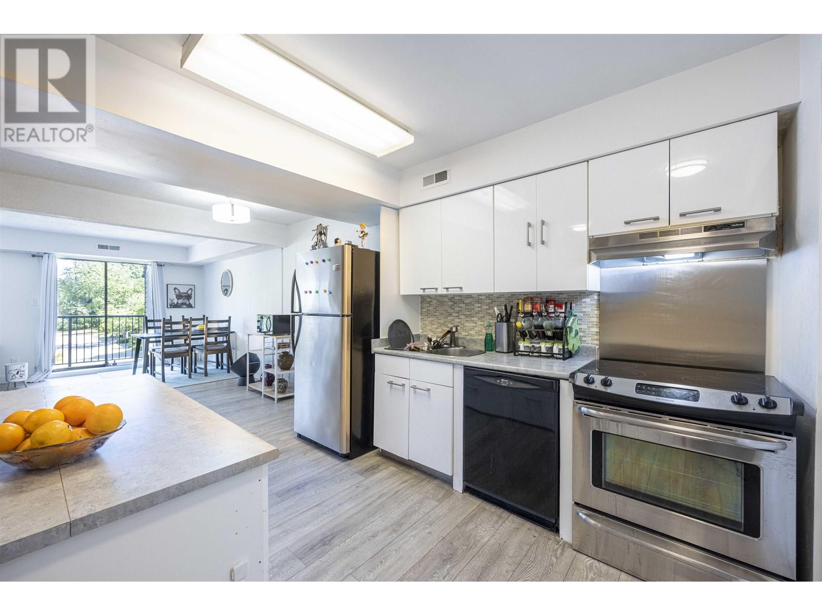 7324 Coronado Drive, Burnaby, British Columbia  V5A 1R1 - Photo 6 - R2788759