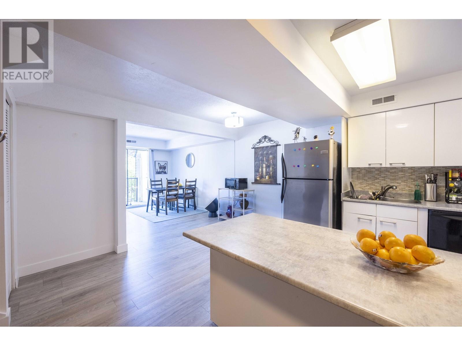 7324 Coronado Drive, Burnaby, British Columbia  V5A 1R1 - Photo 8 - R2788759