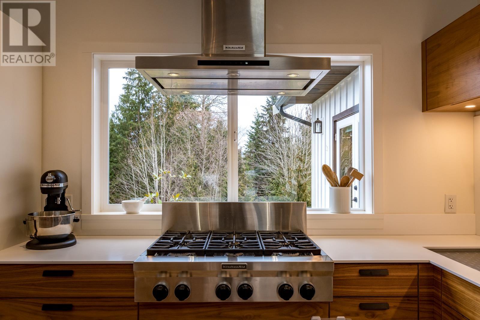 1860 Arboretum Drive, Gibsons, British Columbia  V0N 1V6 - Photo 16 - R2789067