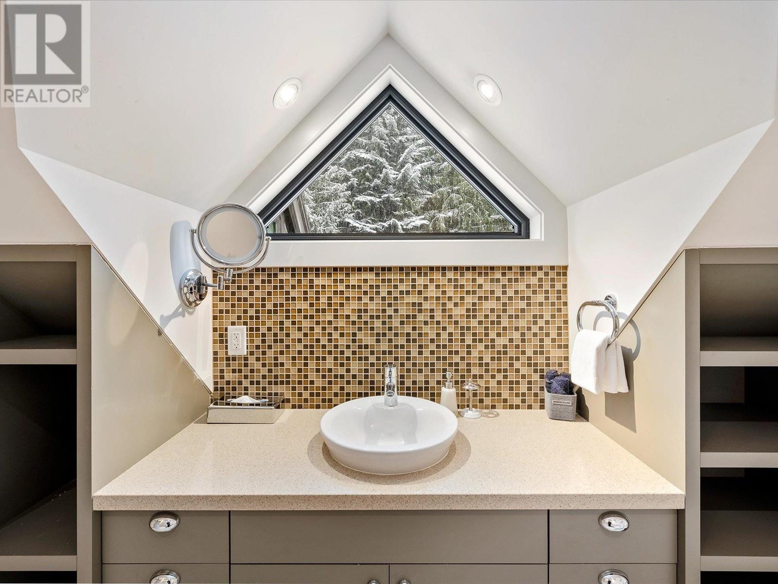 30 4700 Glacier Drive, Whistler, British Columbia  V0N 1B4 - Photo 9 - R2754989