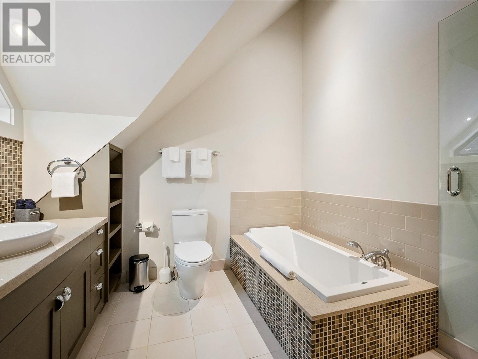 30 4700 Glacier Drive, Whistler, British Columbia  V0N 1B4 - Photo 11 - R2754989