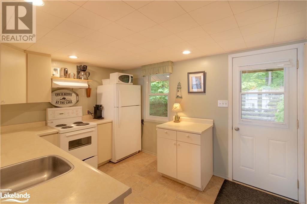 6034 Haliburton Lake Road, Haliburton, Ontario K0M 1S0 (25720865) Bay Homes For Sale