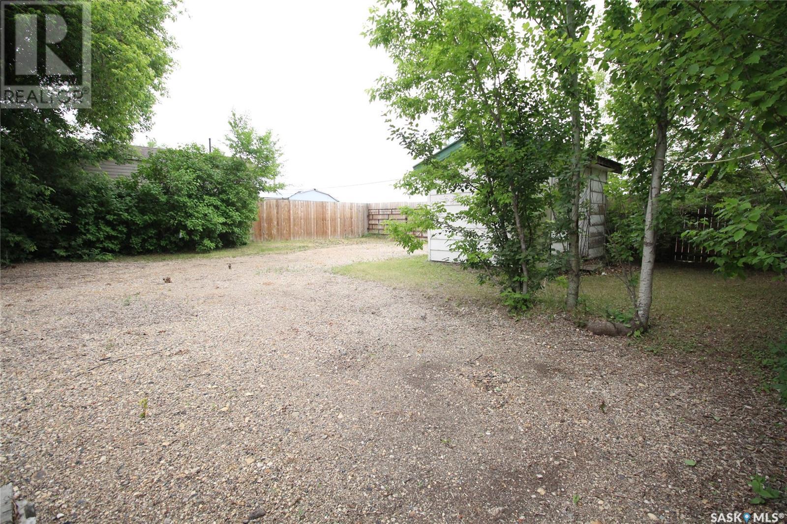 18 Eisenhower Street, Redvers, Saskatchewan  S0C 2H0 - Photo 5 - SK933772