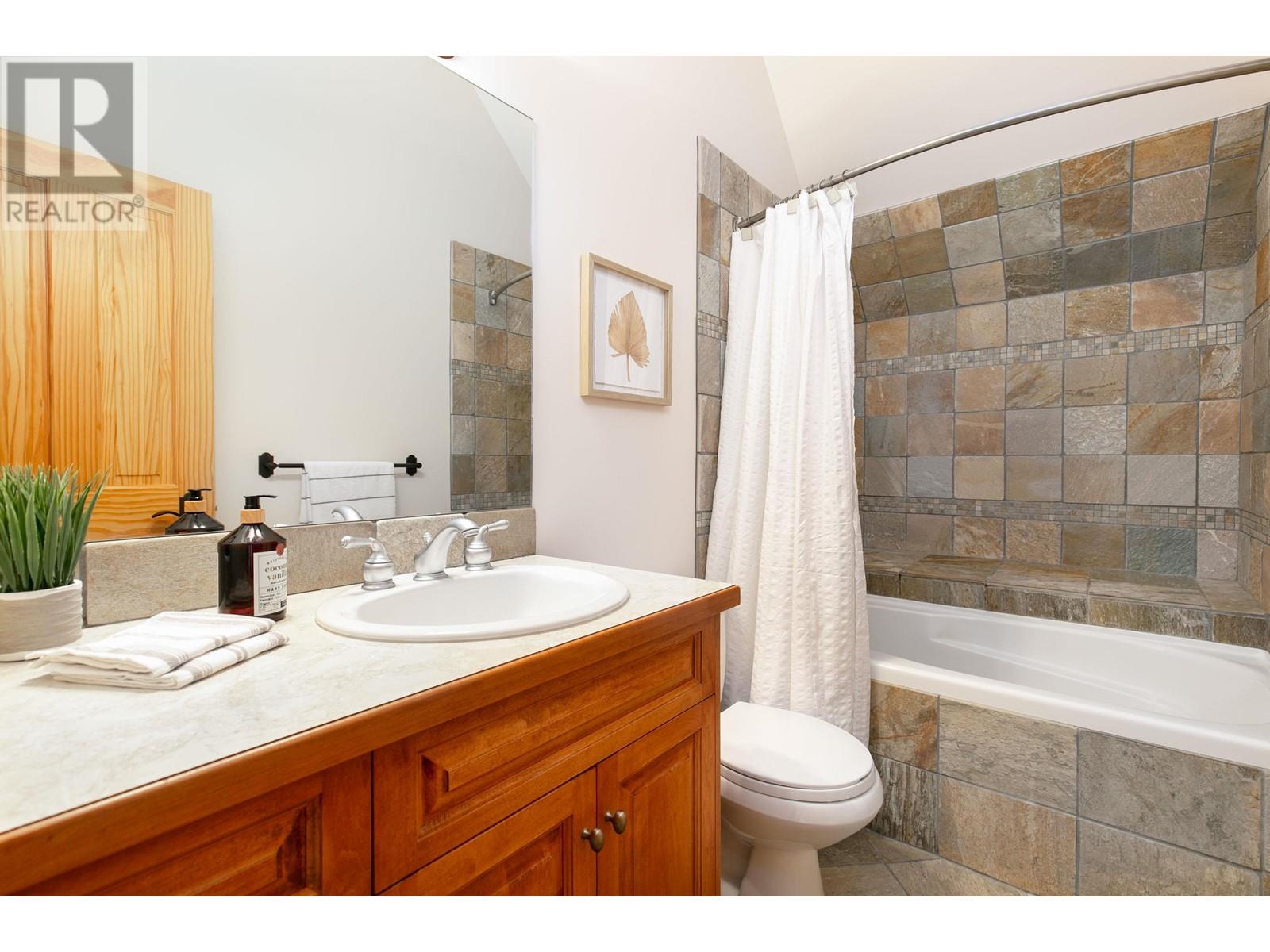1360 Collins Road, Pemberton, British Columbia  V0N 2L0 - Photo 18 - R2789423