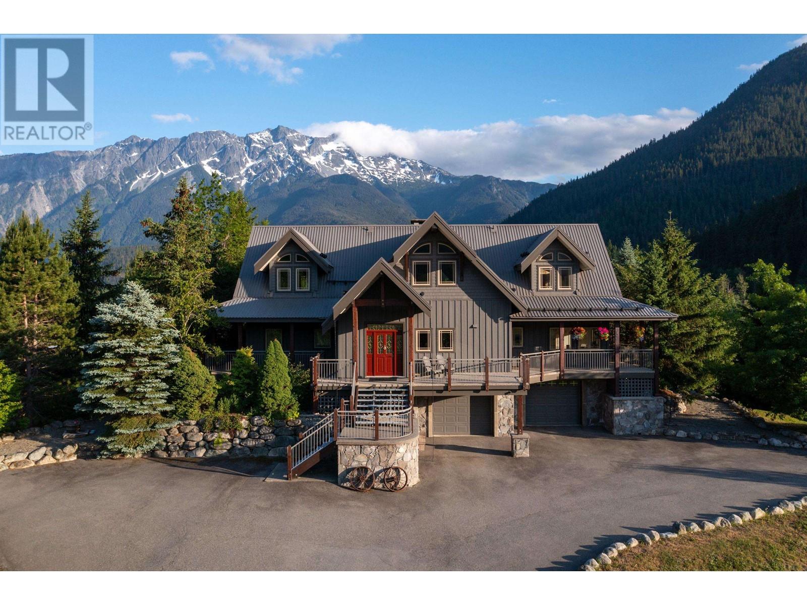 1360 Collins Road, Pemberton, British Columbia  V0N 2L0 - Photo 25 - R2789423