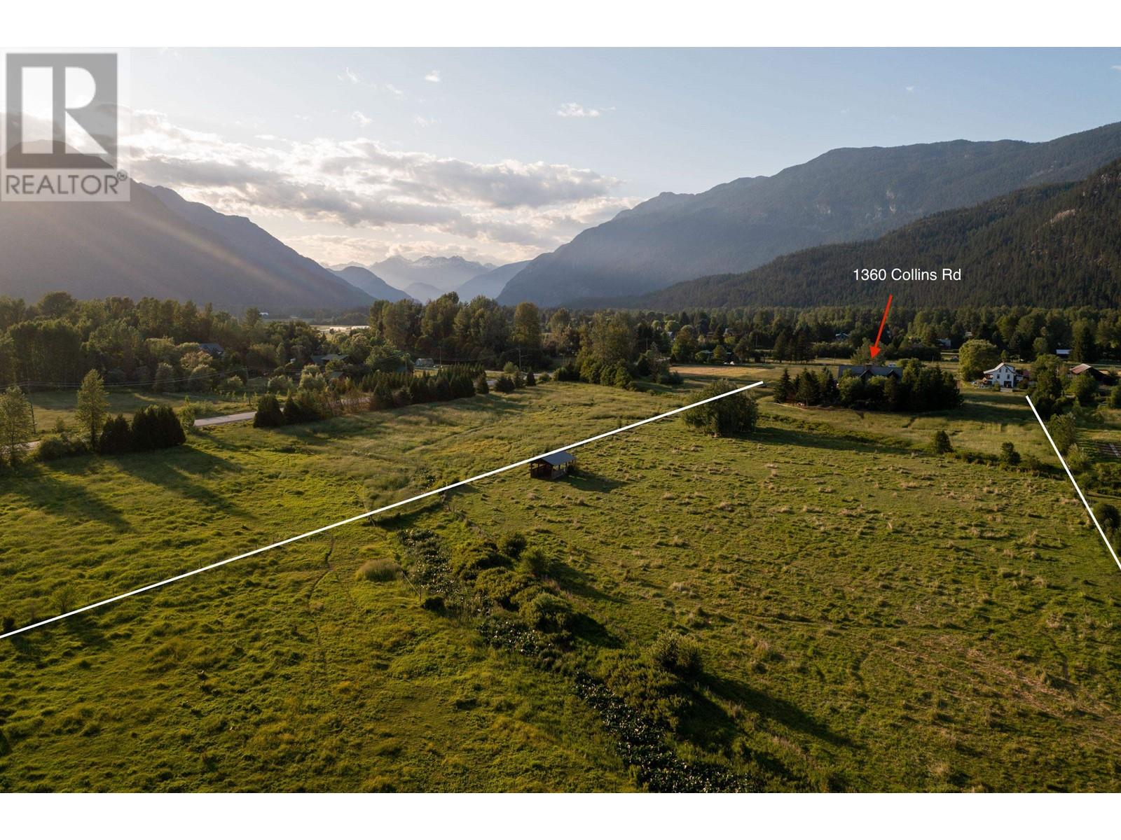 1360 Collins Road, Pemberton, British Columbia  V0N 2L0 - Photo 3 - R2789423