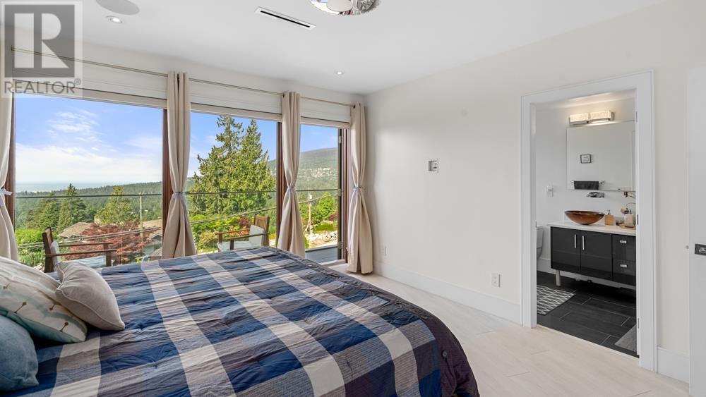 4716 Skyline Drive, North Vancouver, British Columbia  V7R 3H8 - Photo 18 - R2787155