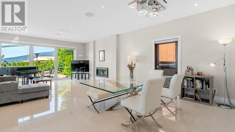 4716 Skyline Drive, North Vancouver, British Columbia  V7R 3H8 - Photo 8 - R2787155