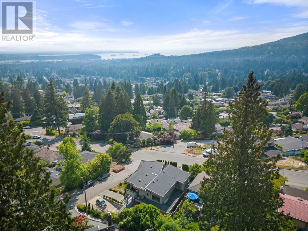 4716 Skyline Drive, North Vancouver, British Columbia  V7R 3H8 - Photo 33 - R2787155