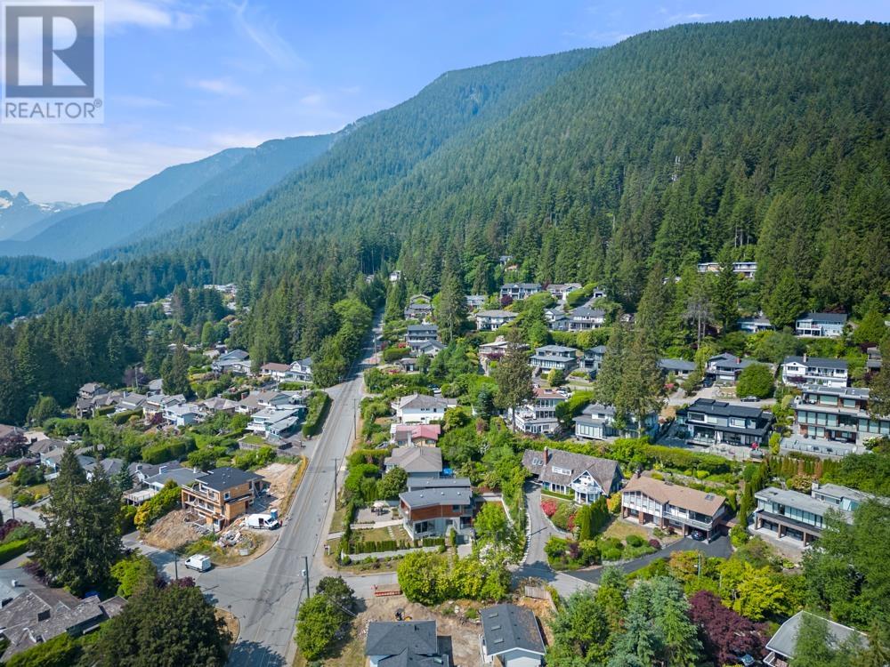 4716 Skyline Drive, North Vancouver, British Columbia  V7R 3H8 - Photo 32 - R2787155