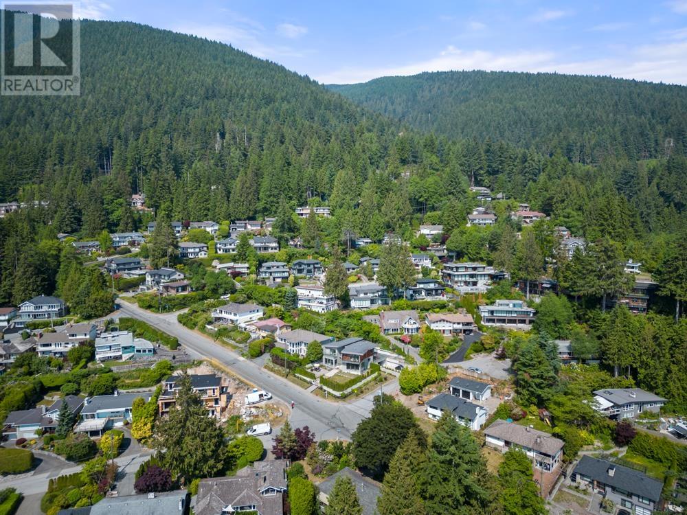 4716 Skyline Drive, North Vancouver, British Columbia  V7R 3H8 - Photo 31 - R2787155