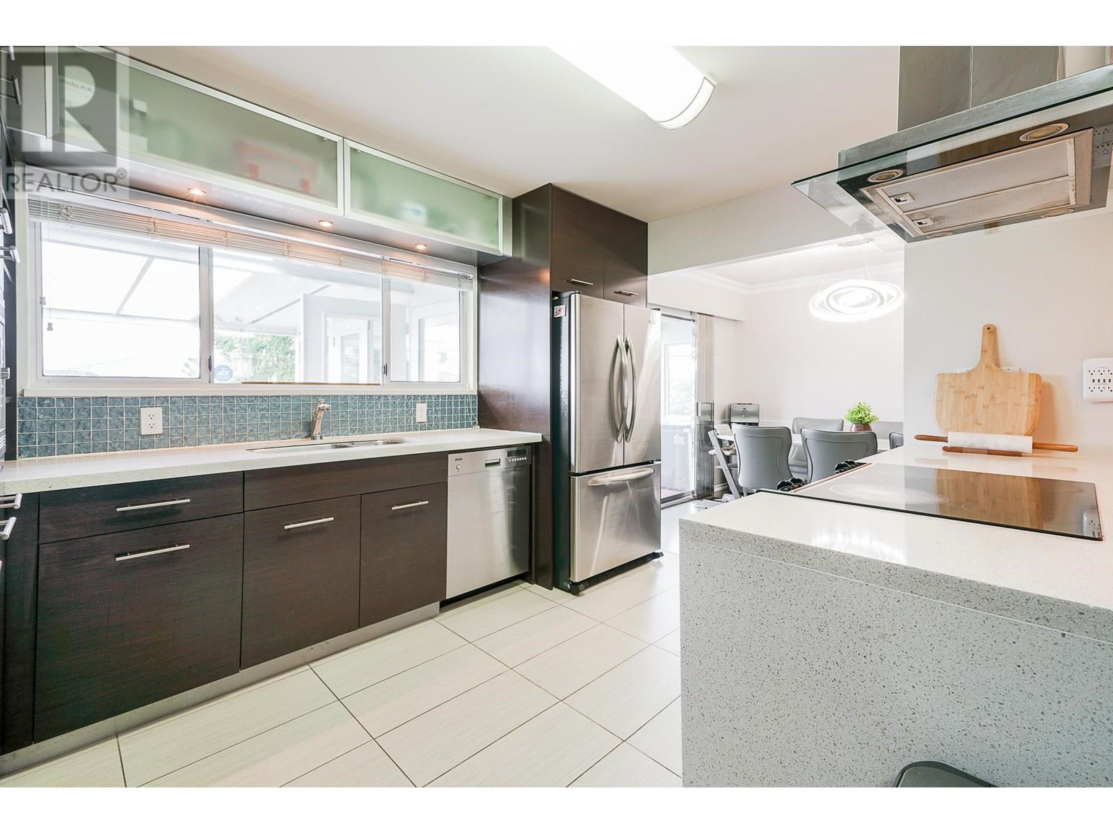 6025 Dickens Street, Burnaby, British Columbia  V5H 1W6 - Photo 14 - R2788325